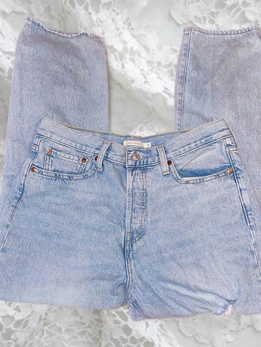 Levi’s Wedgie Straight Ankle Women's Jeans in Light Wash 🩵